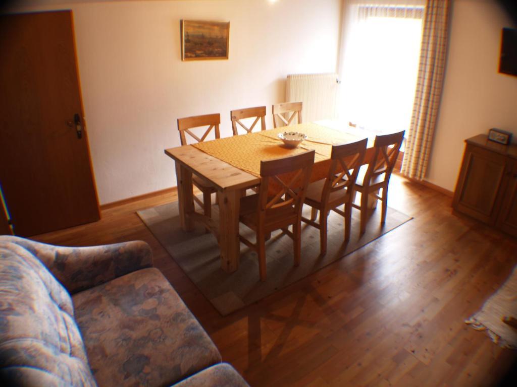 Alm-Apartments Heiligenblut Rom bilde